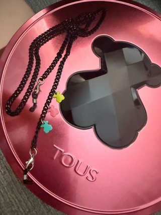 Cadena para gafas Tous negra con ositos