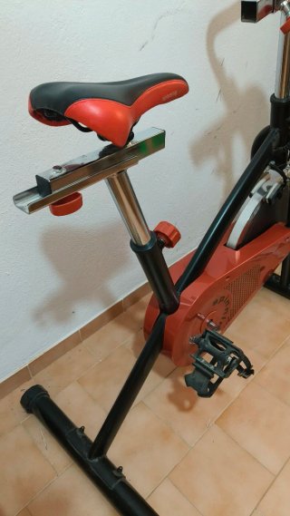 Bicicleta Estática Roja Spinning