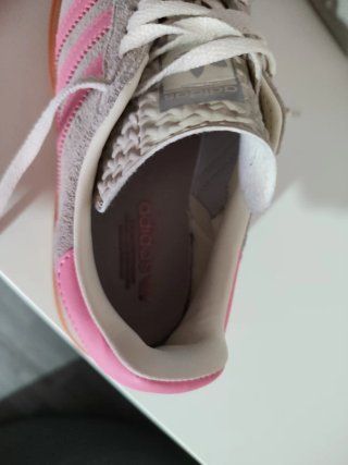 Adidas Gazelle Beige y Rosa Costaron 80 euros