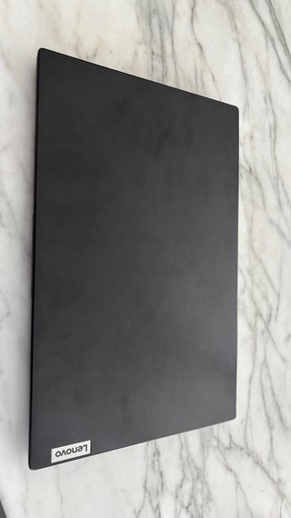 Portátil Lenovo V15 Gen 4 Ryzen 3 8GB RAM