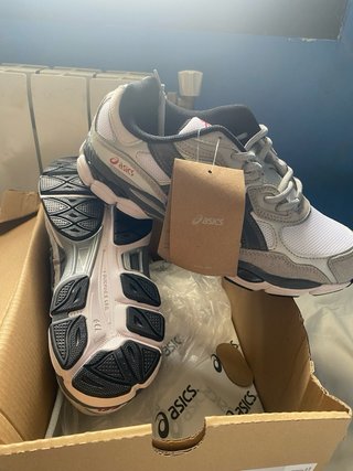 Asics Talla 42 Gris/Blanco