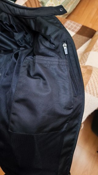 Chaqueta de moto negra