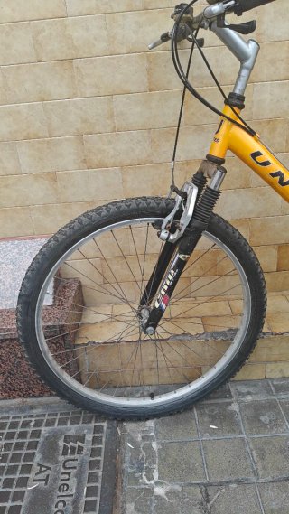 Bicicleta United Amarilla 18 Cambios Shimano