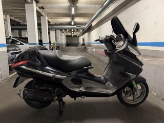Piaggio X8 125 Negra