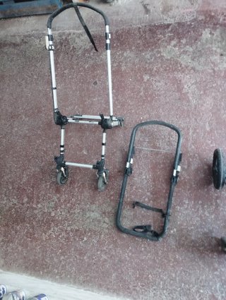 4 Chasis o estructura de carro de paseo para niños