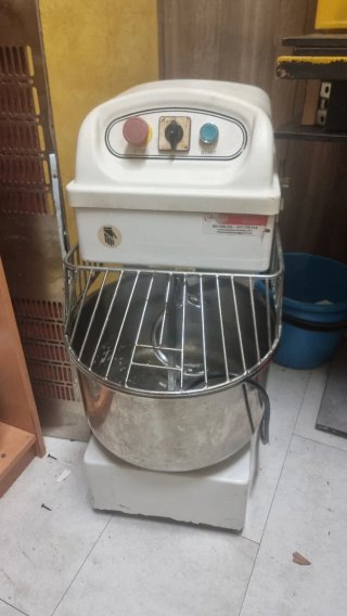 Amasadora Espiral Profesional STBTSP20