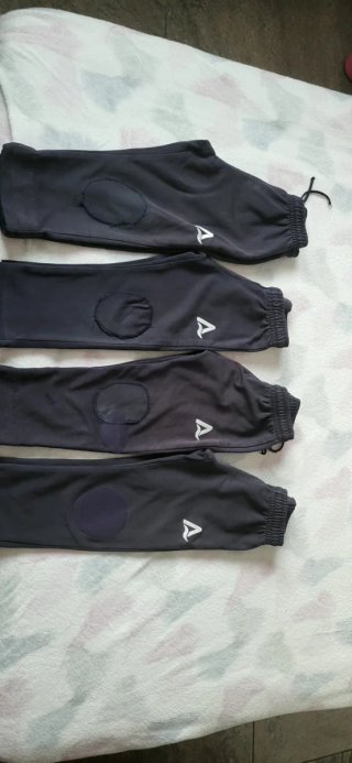 Chaqueta y pantalón uniforme Agora School