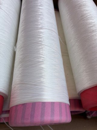 Rollos de Hilo Blanco