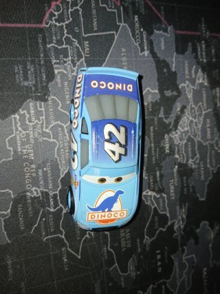 Coche de juguete Cars Dinoco 42