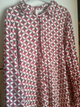 Blusa estampada geométrica