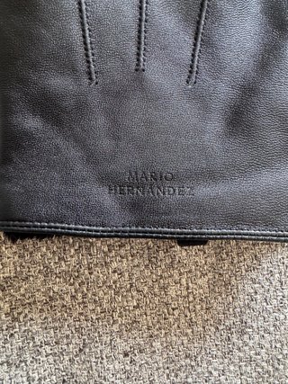 Guantes de Piel, Mario Hernandez Negros