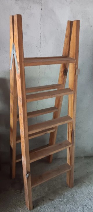 Escalera madera artesanal