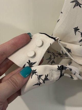 Camisa Mango blanca con estampado de flores