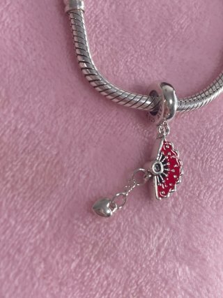 Charm España abanico con corazón