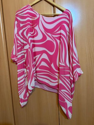 Blusa fucsia y blanca
