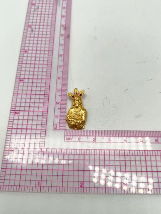 Medalla Cautivo Oro 18kt con circonitas rojas