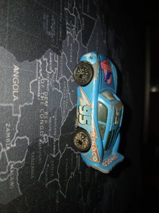 Coche de juguete Cars Dinoco 95