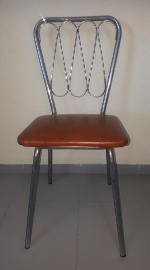 MESA y 4 SILLAS. Salón, cocina, terraza,patio. 40€
