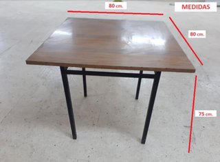 MESA y 4 SILLAS. Salón, cocina, terraza,patio. 40€