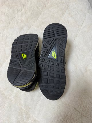 Zapatillas Nike Air Max Negras y Amarillas