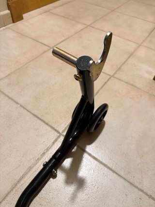 Caballete trasero y delantero