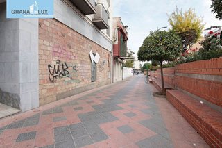 Local comercial en venta en Las Tres Cruces en Armilla
