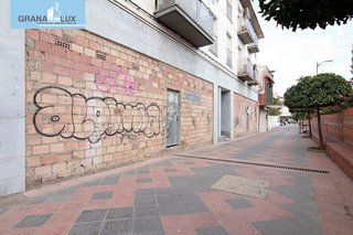 Local comercial en venta en Las Tres Cruces en Armilla