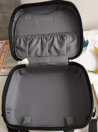 Maleta pequeña gris para viajes cortos