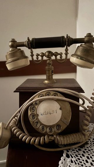 Teléfono Vintage Madera y Latón