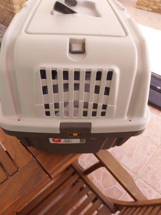 Transportín para mascotas gris y marrón