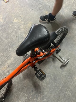 Bicicleta infantil naranja