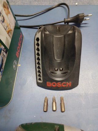 Atornillador Bosch IXO + Cargador