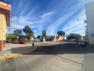 Local comercial en alquiler en Gelves