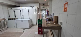 Local comercial en alquiler en Monteclaro en Pozuelo de Alarcón