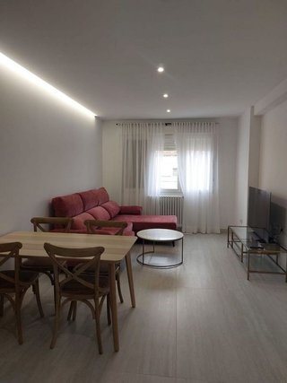 Piso en alquiler en Hospital - Parque sur en Albacete