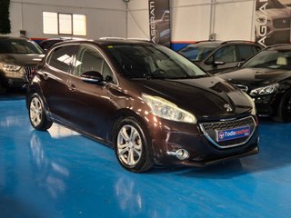 Peugeot 208 5P ALLURE 1.4 HDi 68