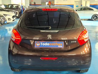 Peugeot 208 5P ALLURE 1.4 HDi 68