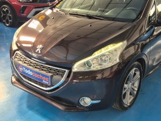 Peugeot 208 5P ALLURE 1.4 HDi 68