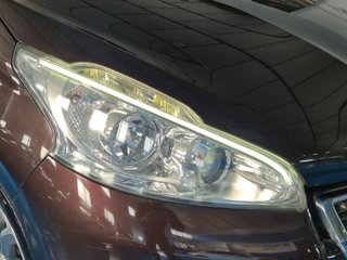 Peugeot 208 5P ALLURE 1.4 HDi 68