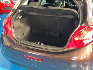 Peugeot 208 5P ALLURE 1.4 HDi 68