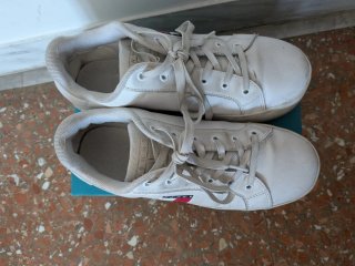 Scarpe Tommy Hilfiger bianche usate