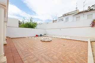 Chalet en venta en Lucena