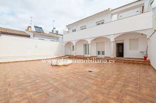 Chalet en venta en Lucena