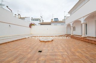 Chalet en venta en Lucena