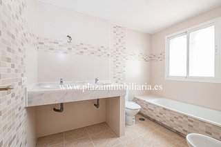 Chalet en venta en Lucena