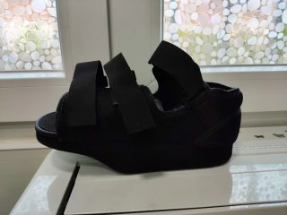 Zapato postquirúrgico talo abierto