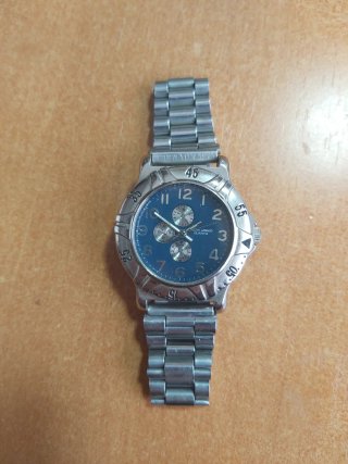 Reloj Patrick Arnaud Cuarzo Esfera Azul funciona.