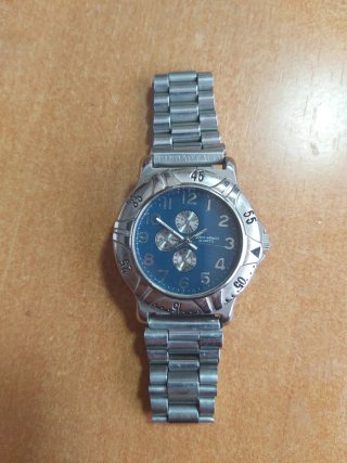 Reloj Patrick Arnaud Cuarzo Esfera Azul funciona.