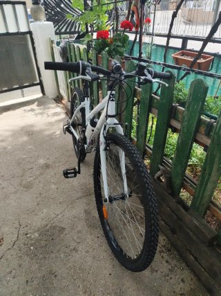 Bicicleta B'TWIN Mountain Bike Blanca