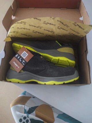 Zapatos de seguridad Joma grises y amarillos